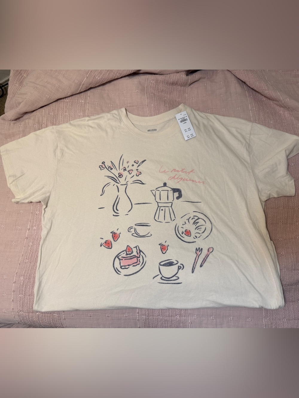 Hollister Cream Graphic Tee with Subtle Black Sketch
